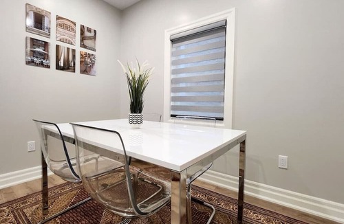 Downtown Apartment | The Cozy Cove Modern King-Bedroom Full Apartment