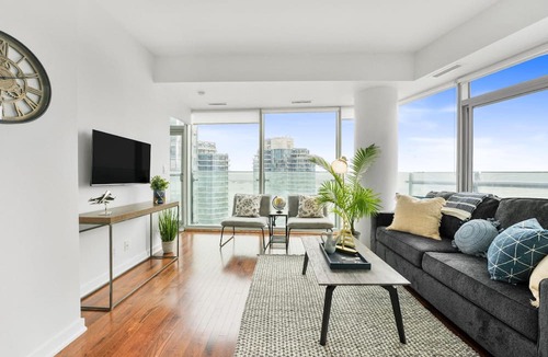 Toronto Entertainment District Apartment | York Suites Toronto