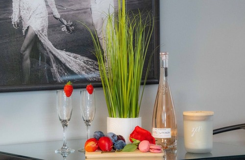 Welland Apartment | Welcome To Our Modern 2Bdrm/1Bth w/Laundry/BBQ