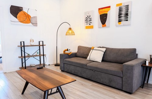 Milton Park Apartment | Unique Stays - 3658 Boul. Saint-Laurent