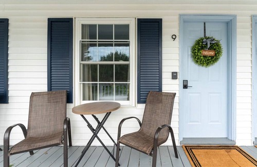 Old Orchard Beach Condo | Heated Saltwater Pool Short Walk to Beach Pier 9