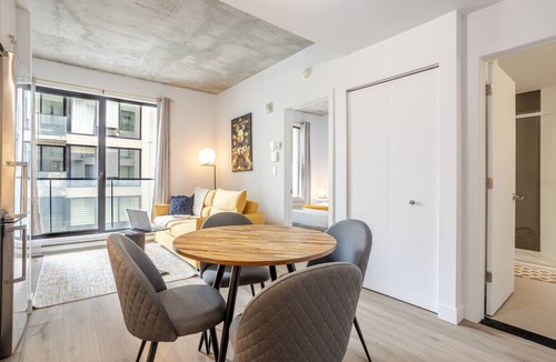 Cite Multimedia Apartment | Sophisticated 1BR Escape | Charm in Old Port