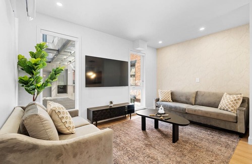 Plateau Mont Royal Apartment | Grand New 2bdr in Habitat Plateau by Denstays