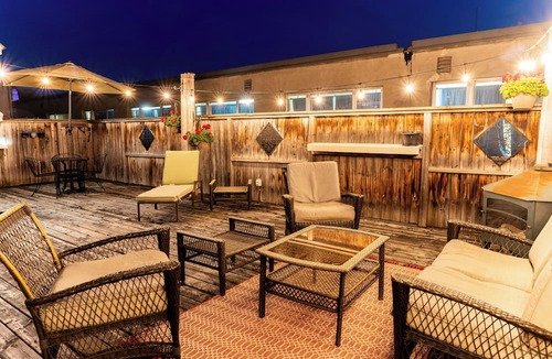 Cornwall House | Downtown Oasis: Spacious 4BR Executive Loft with Rooftop Hot Tub