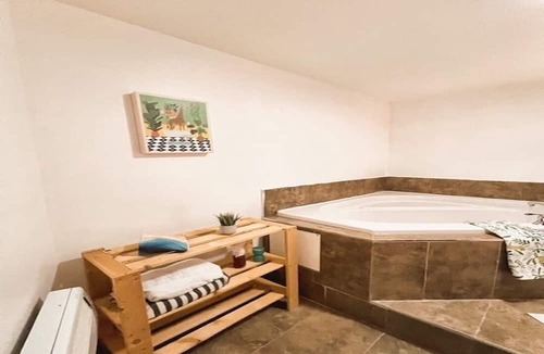 Cote-Saint-Paul House | Housetown - close subway - animal accepted !