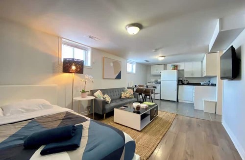 Clairlea Villa | City Luxe Residence