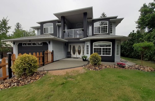 Port Alice Condo | remodeled 2 bedroom condo with private hot tub