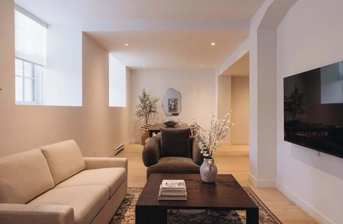 Chinatown Apartment | Convention Center-Old Mtl 3BDRS-3BA