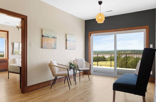 Memramcook House | Country Living Large 6 bedroom Home, newly renovated. 5 bathrooms, Amazing View.