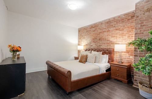 Downtown Montreal Apartment | Chic DT MTL Condo w/Rooftop, BBQ & Jacuzzi