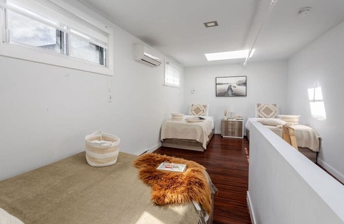 Downtown Montreal Apartment | Bright & Stylish Mezzanine – Live on Bishop St