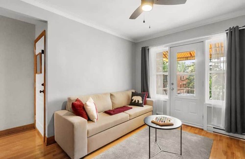 Rosemont-La Petite-Patrie Apartment | Star Pop Art | Chic & vibrant - 1 Bdr