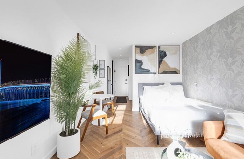 Milton Park Apartment | Downtown Montreal Speakeasy 503 | Balcony, Queen Bed, Sofa Bed, Parking & 65` TV