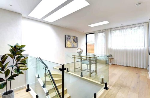 Plateau Mont Royal Apartment | Historic Charm Overlooking Parc Lafontaine!