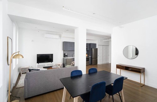 Chinatown Apartment | Bakan- 2Bedrooms Old Mtl-6Guests