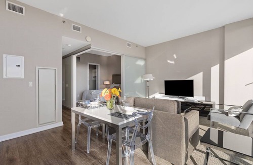 Centretown Apartment | SOHO Residences Lisgar