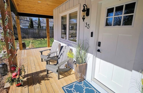 Historic Old Town Apartment | Spruce Suite (Broken Pine)