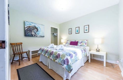 Downtown St. John's Apartment | Jellybean Dream upstairs apt: driveway, 4 bedrooms & near Bannerman Park!