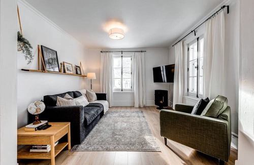 Quartier 5-4 Apartment | L`Ancestrale-3 Bedrooms-1.5 bathroom