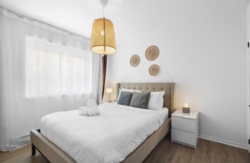 Little Italy Apartment | Hotel Laurence one bedroom apartment