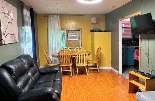 Norland Cottage | Lakefront Hideaway Resort