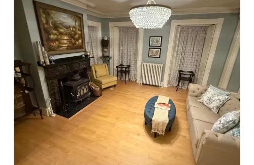 Calais House | Historic Sawyer House Inn Suite 1