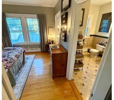 Millinocket House | Great Northern Guest House King Suite 4