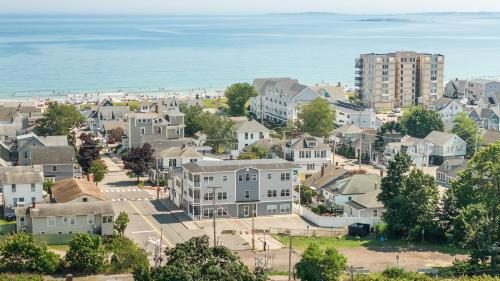 Ocean Park House | Beachside Abode 1A by Bayley Vacation Rentals