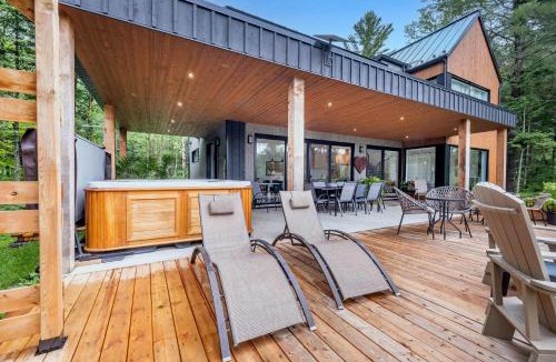 Saint-Gabriel-de-Valcartier Ski Chalet | Spa & River - Le Saint-Gabriel
