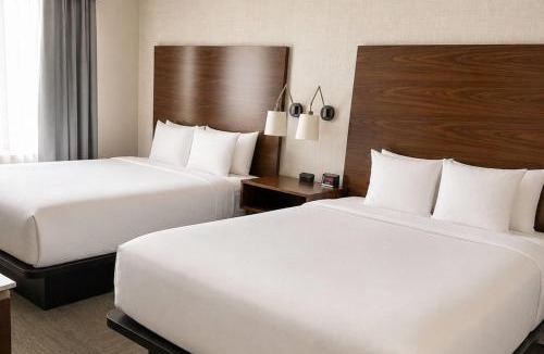 Windsor Hotel | Comfort Inn & Suites Ambassador Bridge