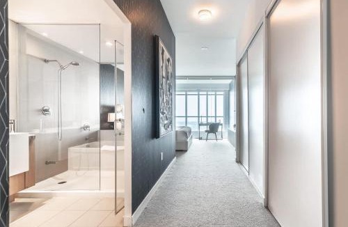 CityPlace Apartment | Skyline Penthouse Retreat Waterfront Views