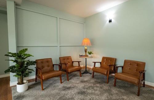 Westport Hotel | The Cove Inn