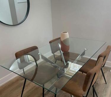 Junction Triangle Apartment | Urban Chic Getaway in Lansdowne Comfort N Style