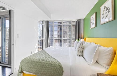 CityPlace Apartment | Free Parking High-Rise King Suite Near CN Tower