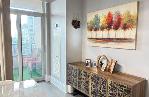 Willowdale House | Home stay - Room with Yonge Street view and 3 Star Hotel Amenities