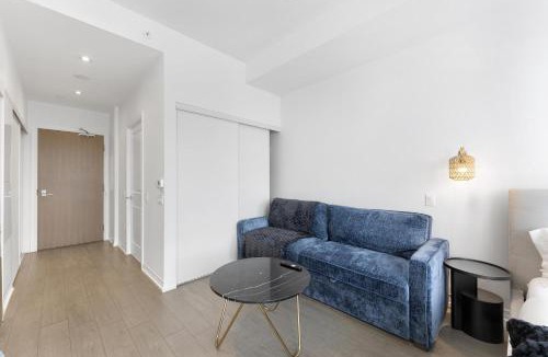Garden District Apartment | Metro Cozy Queen Studio Escape