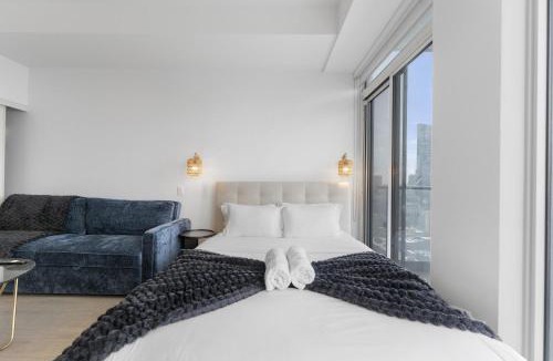 Garden District Apartment | Metro Cozy Queen Studio Escape