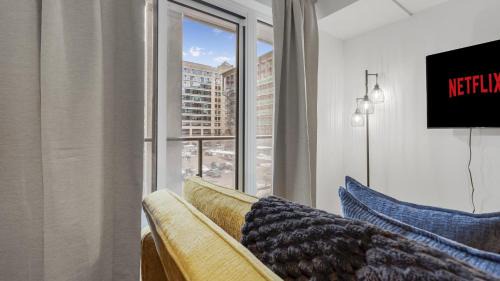 Garden District Apartment | StayToronto - Prime Location 1BR with Queen Bed - Near Dundas Square