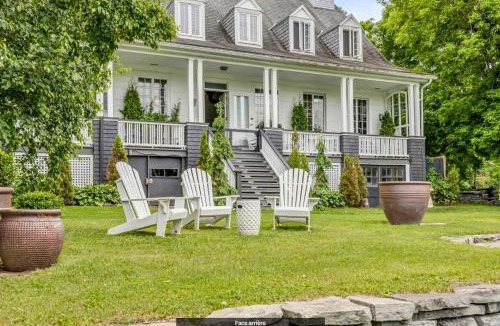 Saint-Vallier Bed & Breakfast | Le vieux Presbytere de Saint-Vallier
