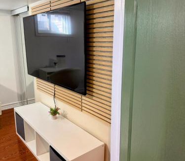 Ionview House | Private room near subway & shops