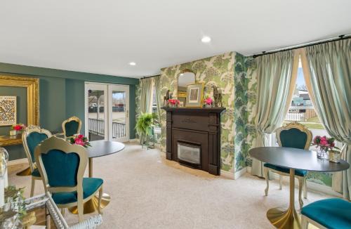 Historic Old Town Bed & Breakfast | Finlay House Bed and Breakfast Niagara-on-the-Lake