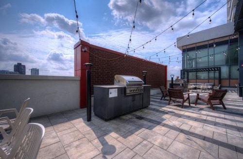 Kitchener Apartment | Modern & Stylish Condo Downtown KW