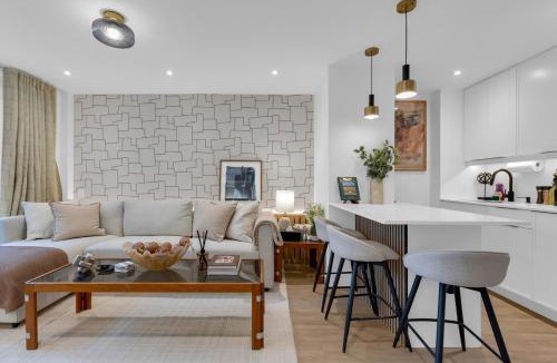 Milton Park Apartment | La Galerie Luxe 1BR King Bed Parking Inc