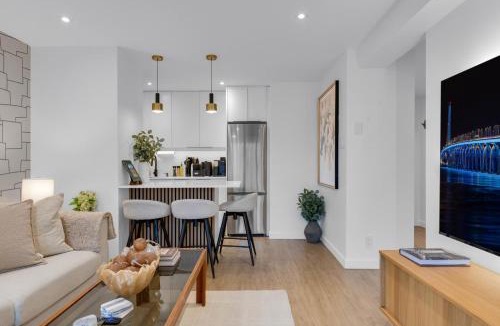 Milton Park Apartment | La Galerie Luxe 1BR King Bed Parking Inc