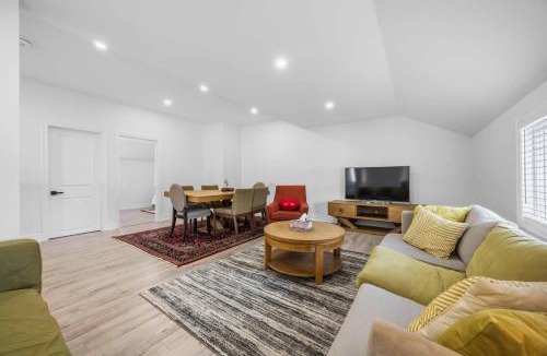 Jacksons Point Apartment | Lake Drive apartment