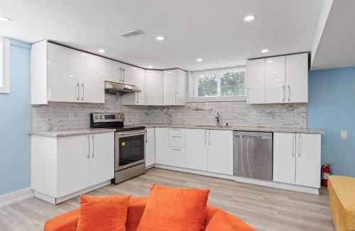 Richview House | King beds 10 min to airport 20 min to downtown