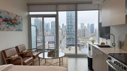 Garden District Apartment | Modern 1BR Downtown Toronto - Steps to Eaton Centre & Yonge-Dundas Square