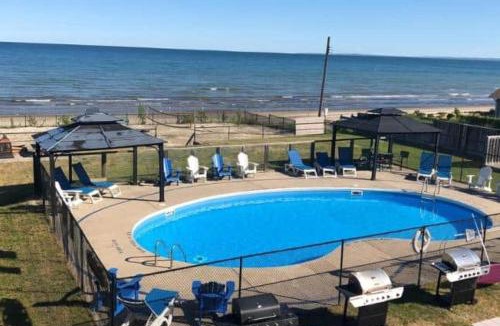Wasaga Beach House | Beachy Daze in Wasaga Beach