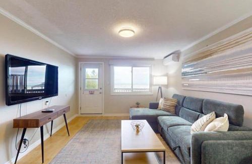 Wasaga Beach House | Beachy Daze in Wasaga Beach