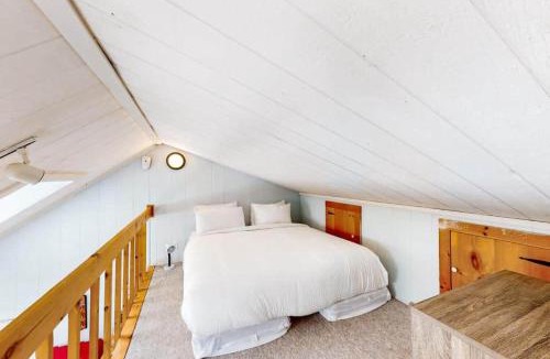 Wasaga Beach House | Lighthouse at Evergreen Resort in WB